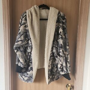 T Party Fashion Black and Gray Teddy Jacket